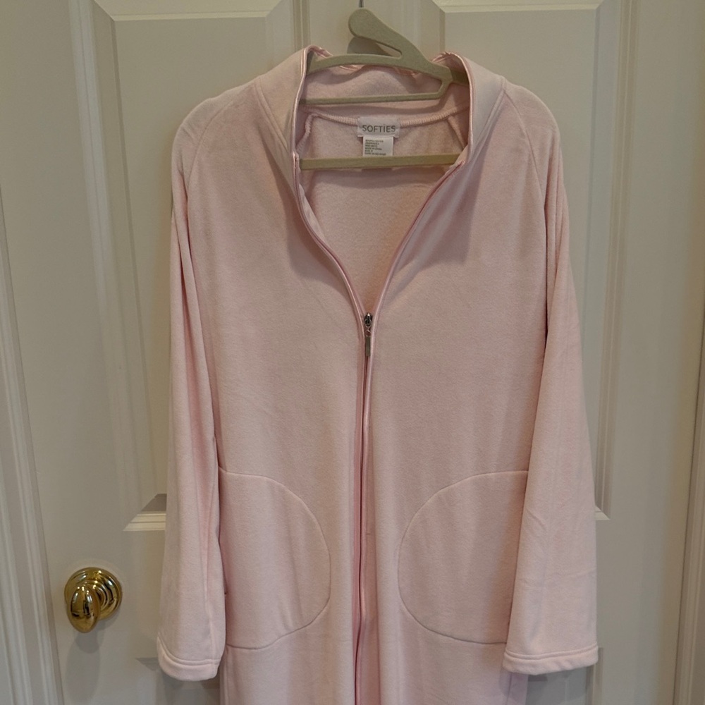 Softies Serenity Shear Mink Zip Robe pink size sm.